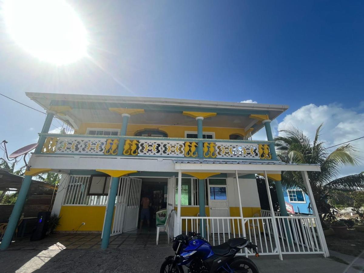 Posada Buena Vista Al Mar South West Bay エクステリア 写真
